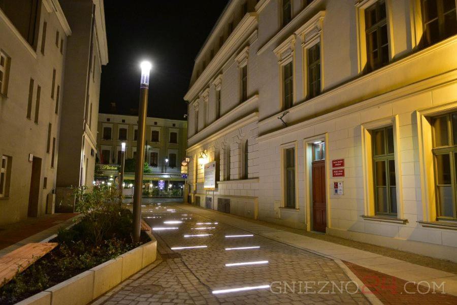 Marzec Apartamenty Gniezno Esterno foto