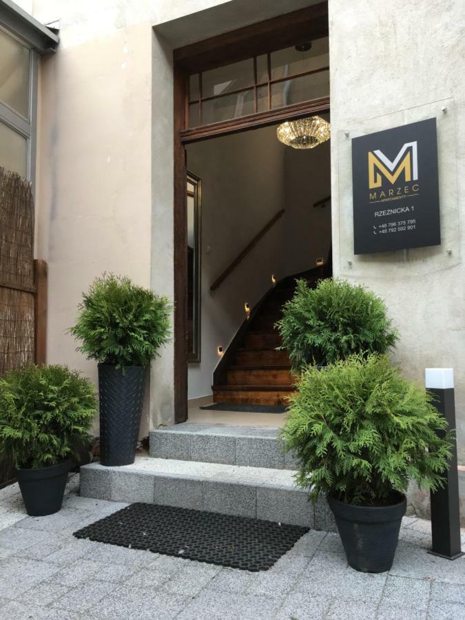 Marzec Apartamenty Gniezno Esterno foto