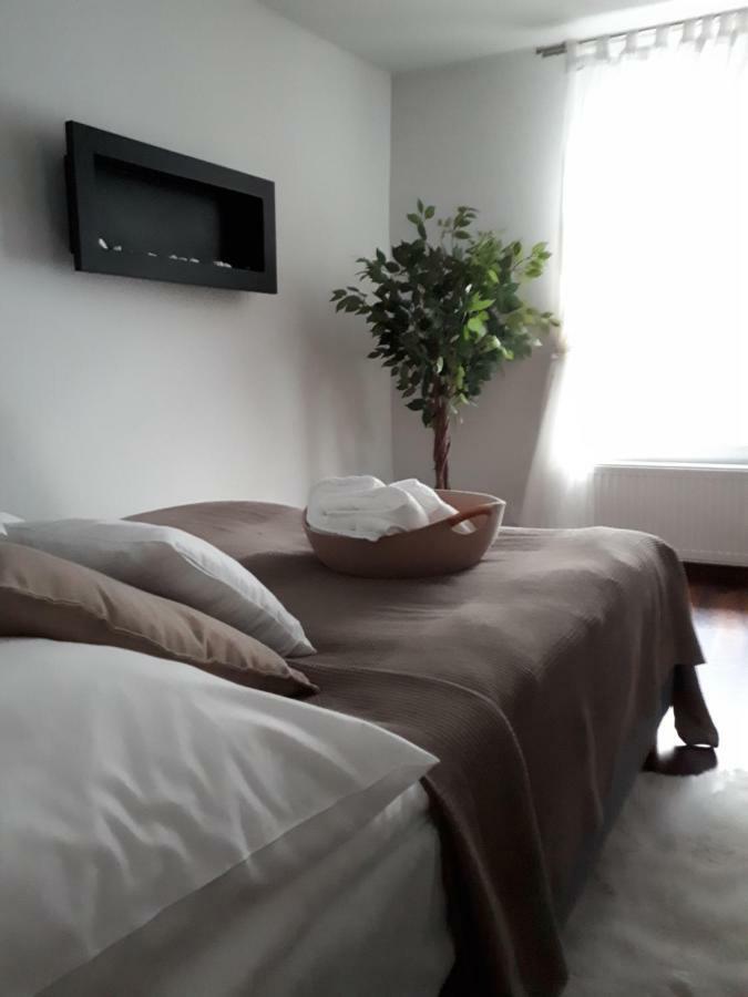 Marzec Apartamenty Gniezno Esterno foto